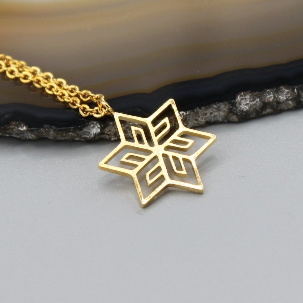 Jewelry necklace snowflake Winter gold tone dainty minimalist modern new